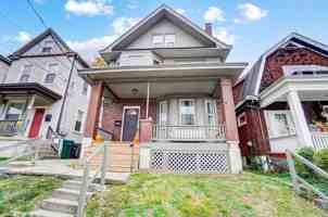 featured image of 2354 Flora St