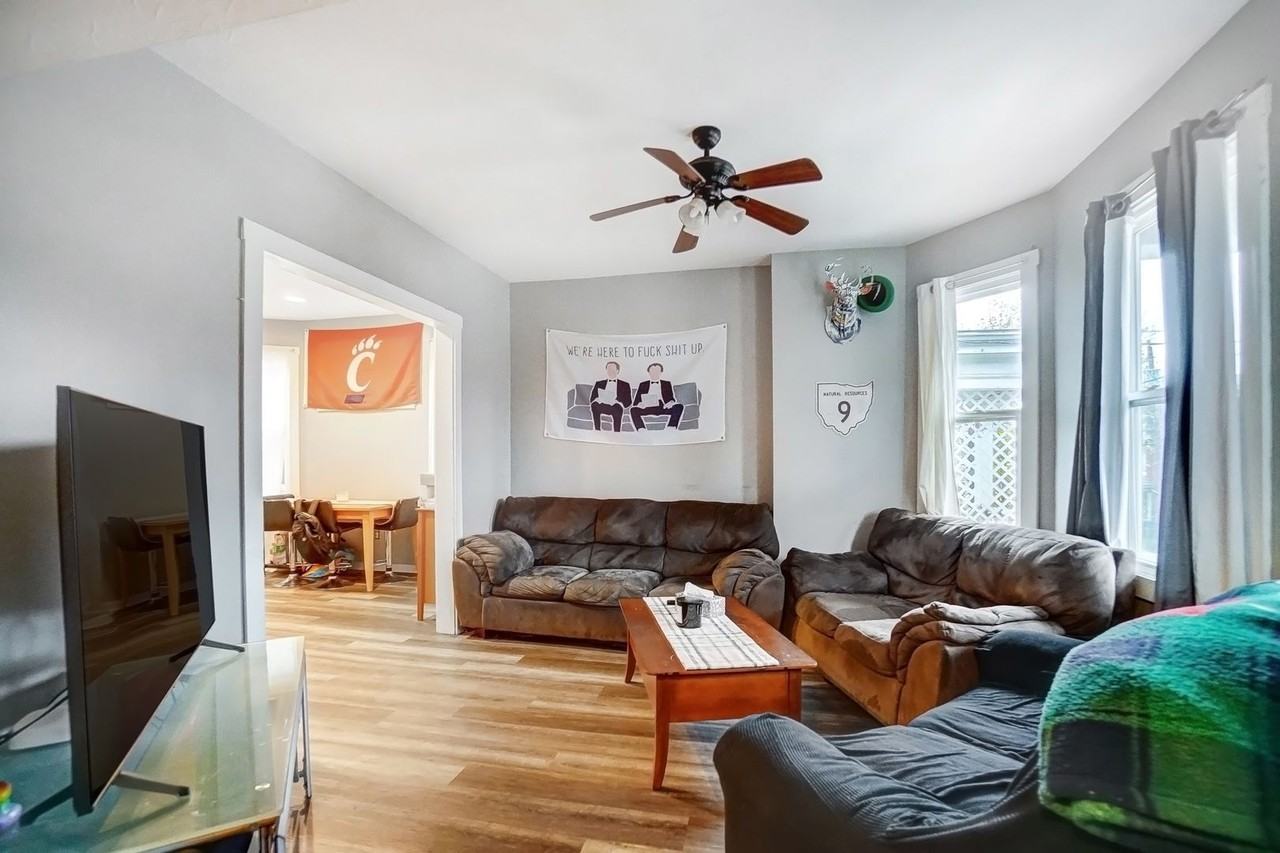2354 Flora St - Photo 7 of 39