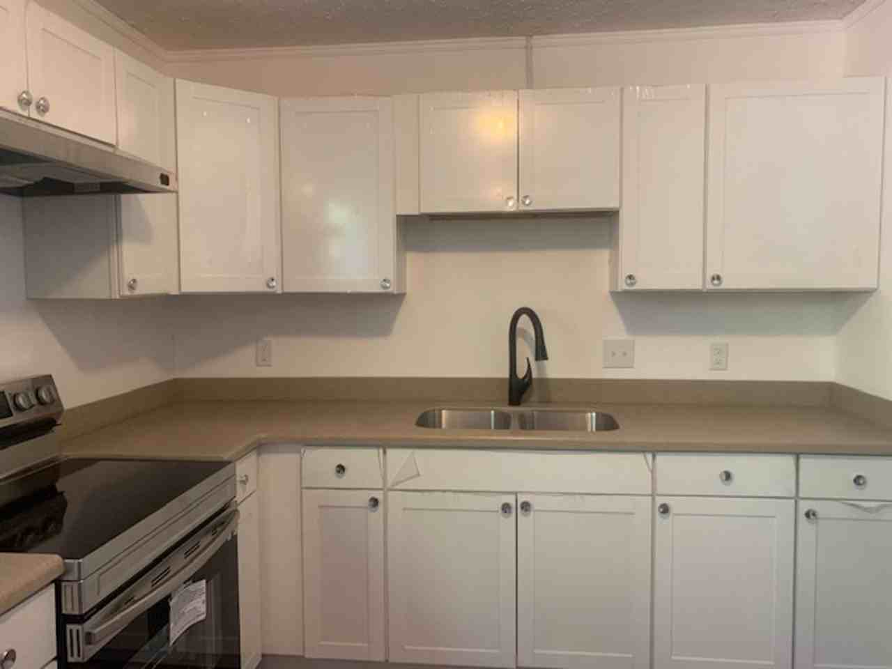 1458 Meadow Rd - Photo 2 of 13