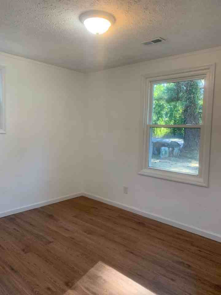 1458 Meadow Rd - Photo 3 of 13