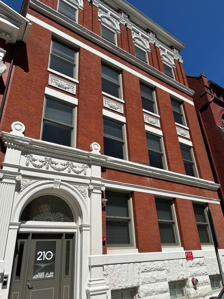 210-218 W 12th - Photo 3 of 4