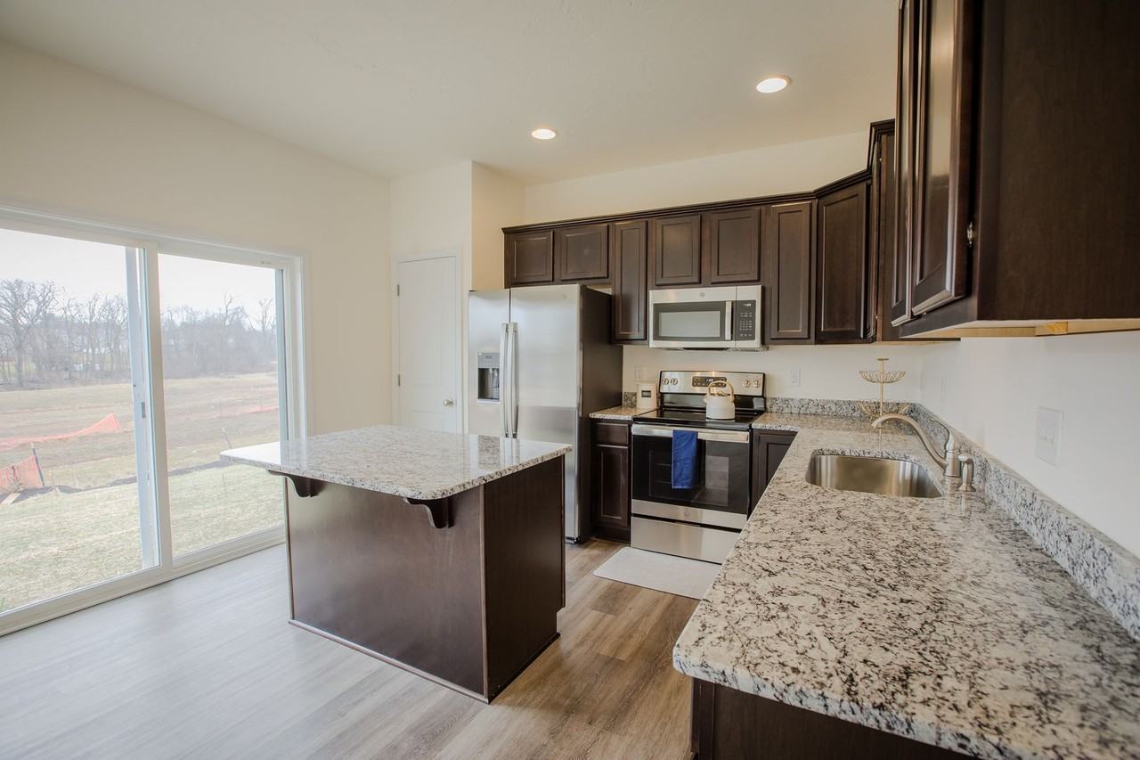 3743 Castle Dr - Photo 6 of 18