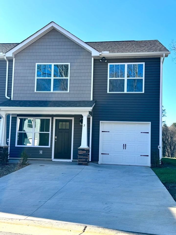 5 Malcolm Ct - Photo 2 of 28