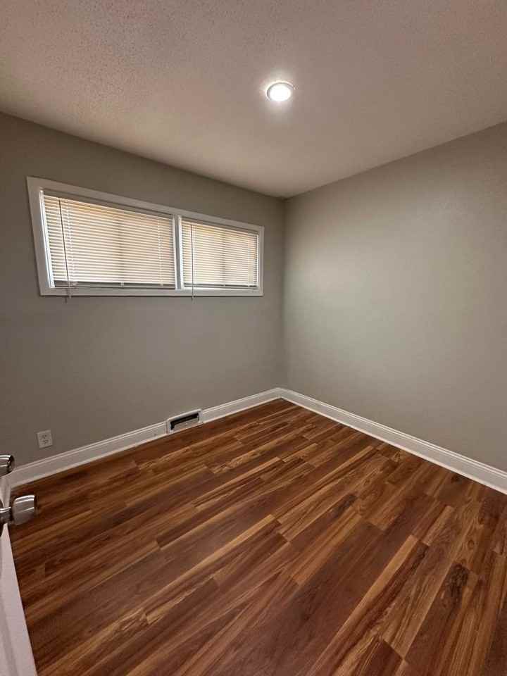 6904 Longview Rd - Photo 7 of 10