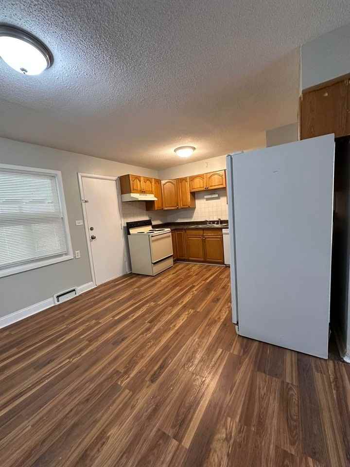 6904 Longview Rd - Photo 3 of 10