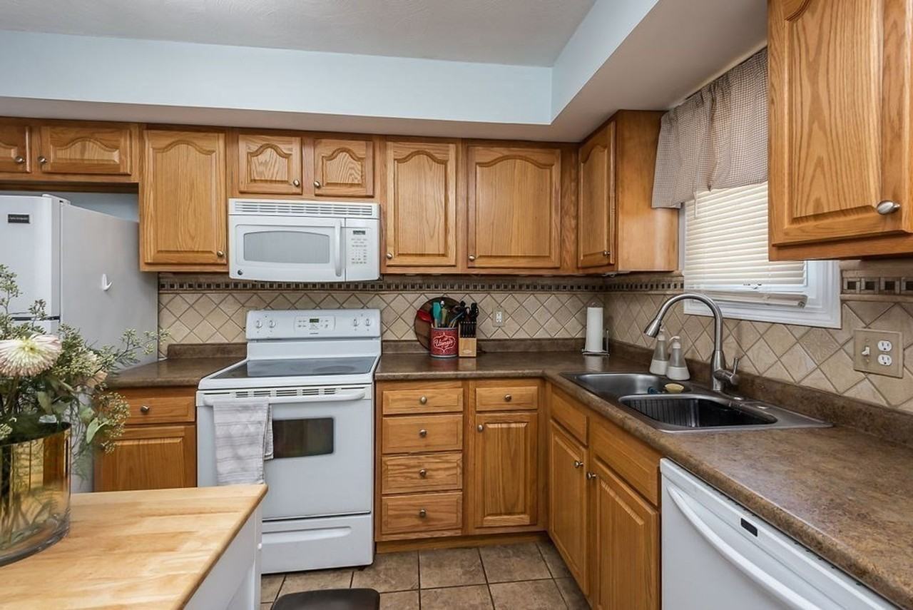 33 Dale Ave #C - Photo 3 of 19