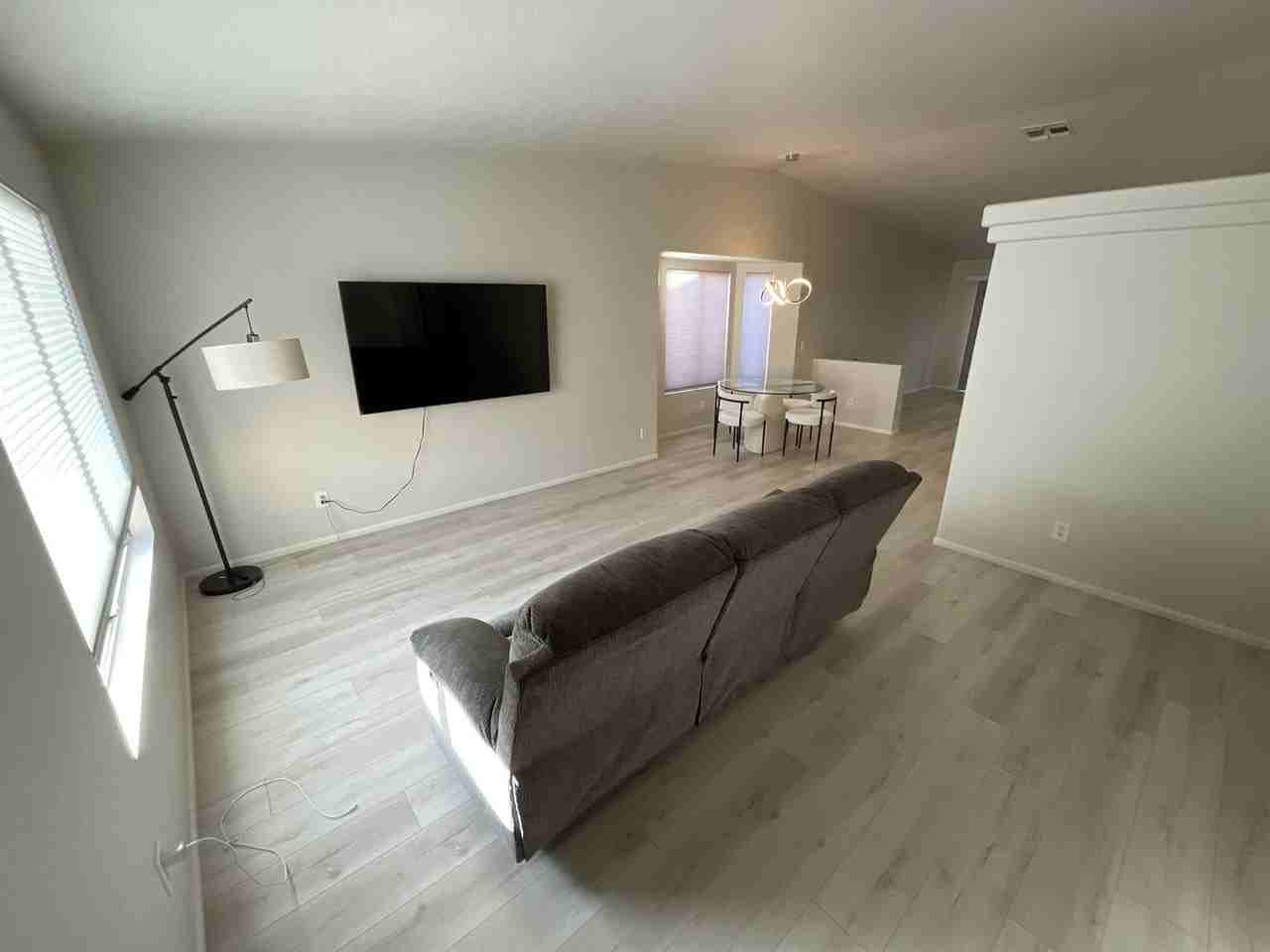 10153 E Canyon Meadow Dr - Photo 3 of 34