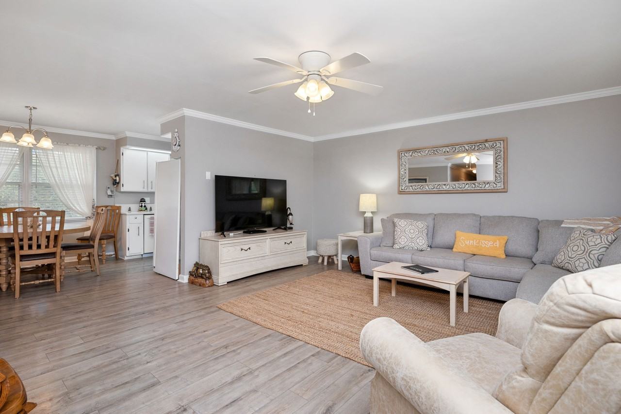 220 Ne 46th St #NA - Photo 3 of 12