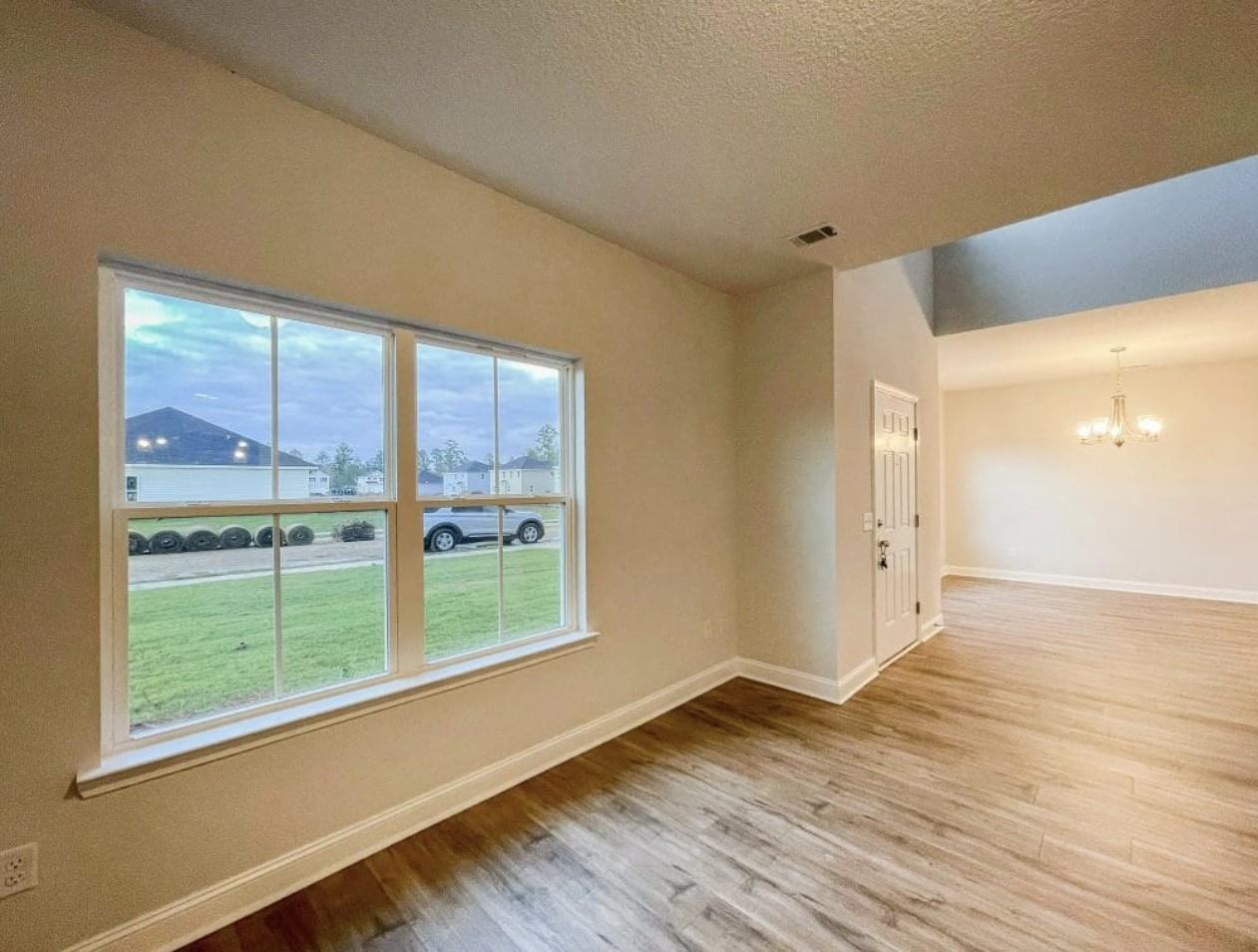 945 Grayson Ave #NA - Photo 3 of 17