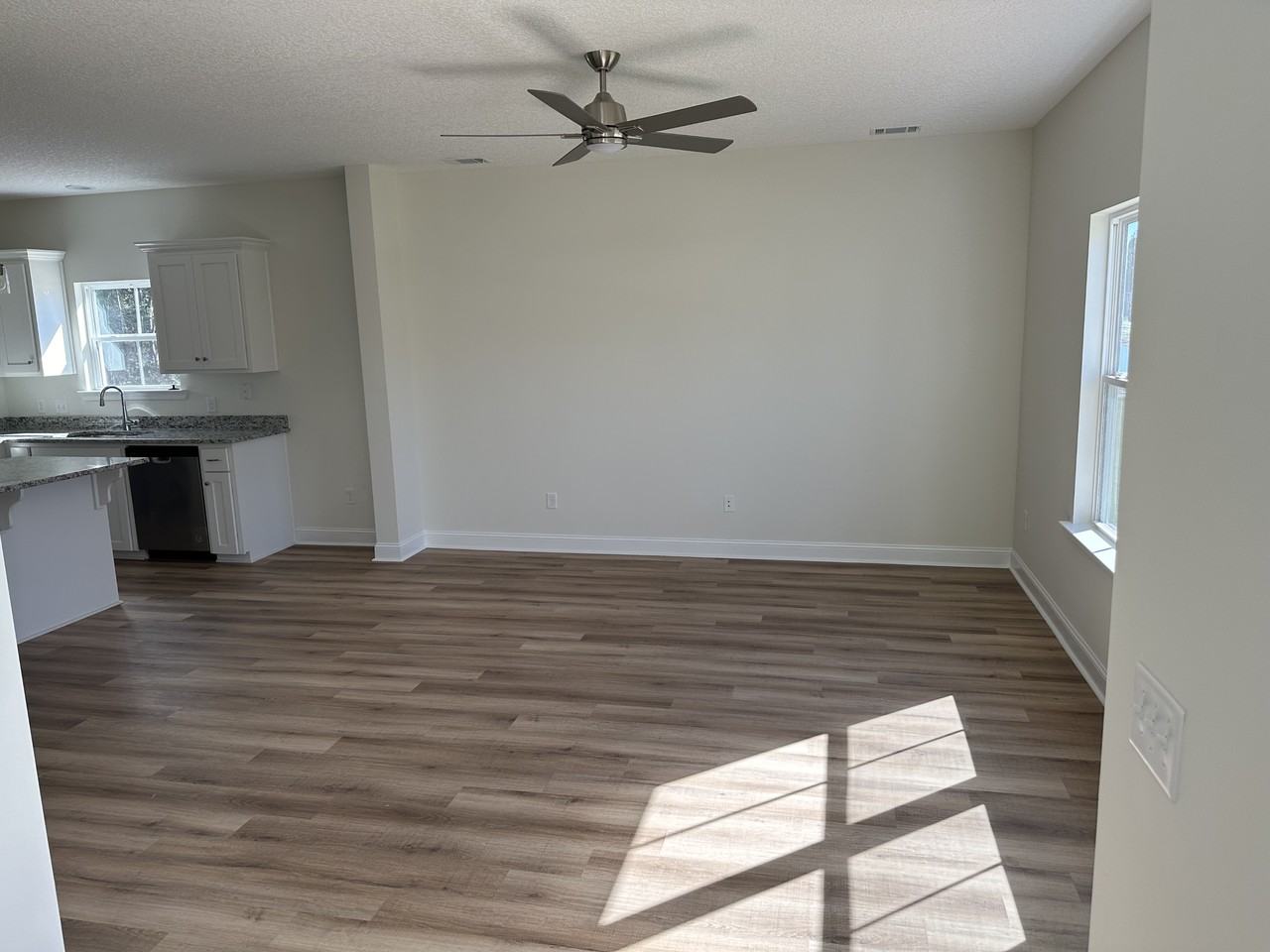 945 Grayson Ave #NA - Photo 4 of 17