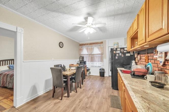 649 S Summer St #3R - Photo 6 of 10