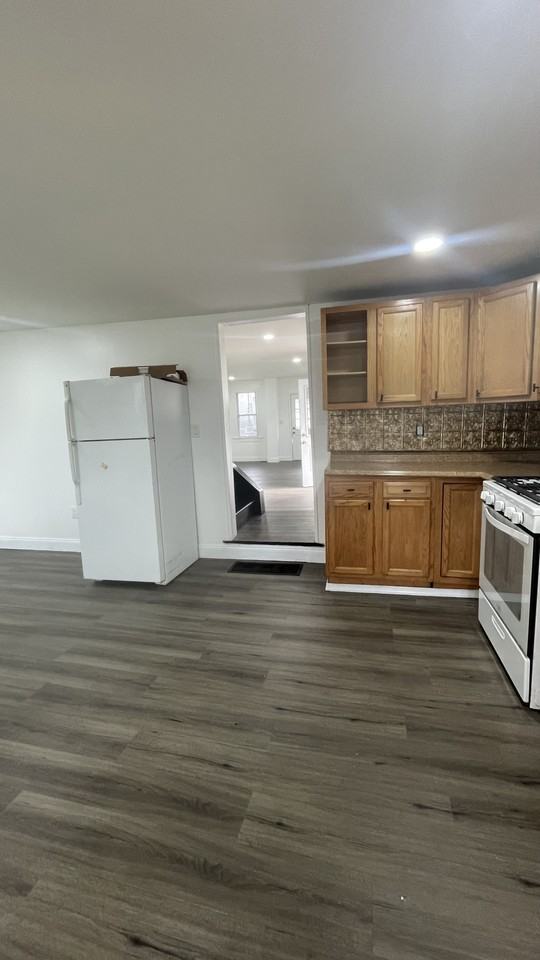 141 Green St #NA - Photo 3 of 20