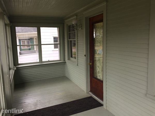 1028 Parker St - Photo 2 of 18