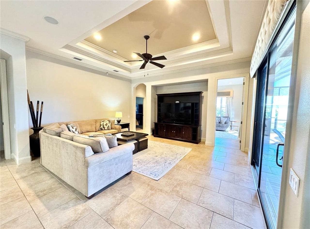 17835 Southwest 68th Place - Photo 3 of 27