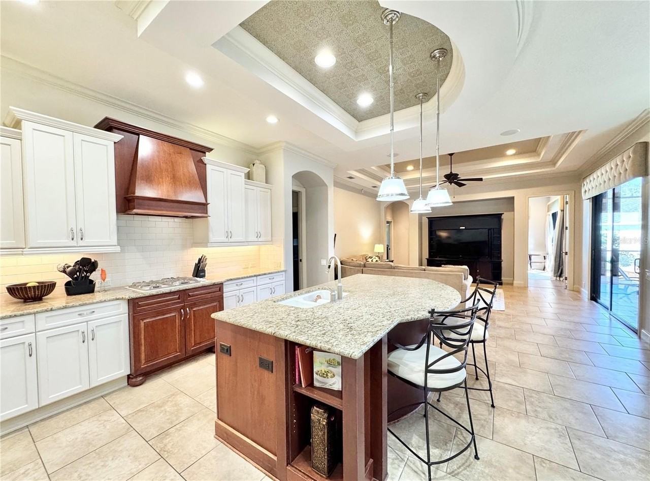 17835 Southwest 68th Place - Photo 4 of 27