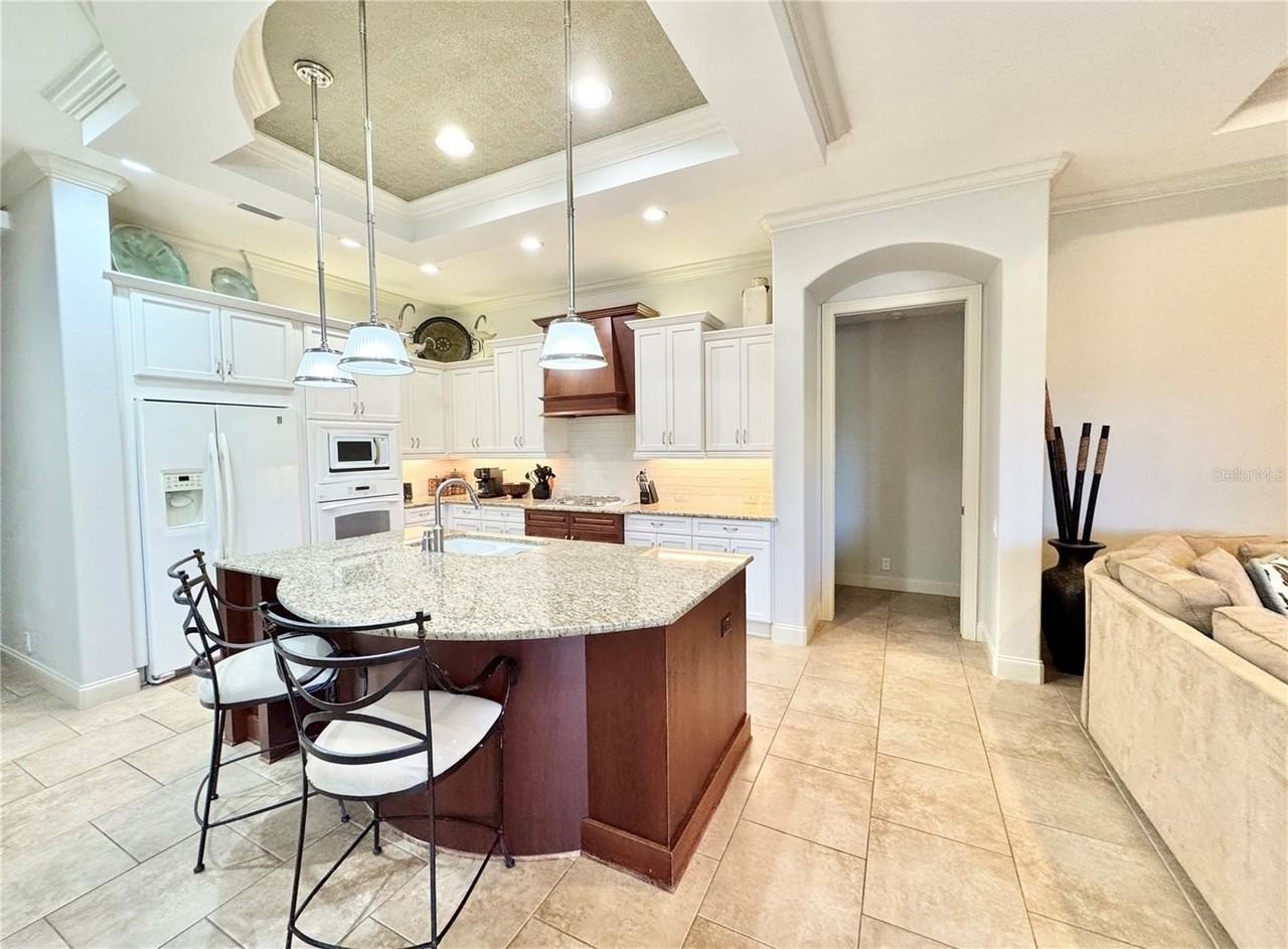 17835 Southwest 68th Place - Photo 5 of 27