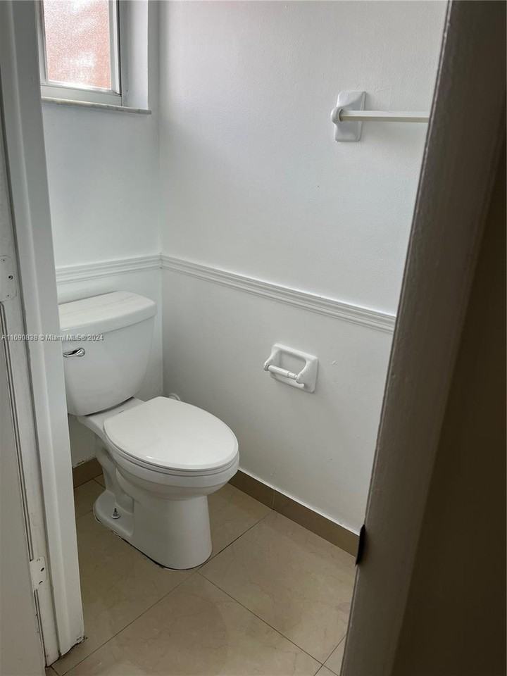 8090 Nw 10th St #10 - Photo 3 of 8