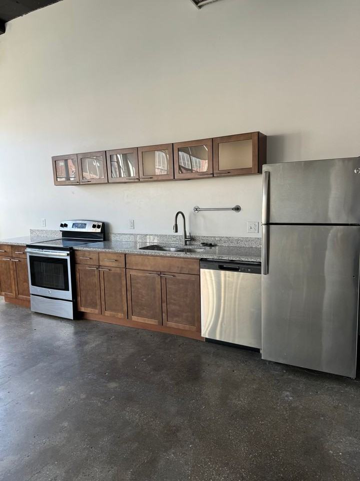 Mitchell Park Plaza Apartment - Photo 5 of 50