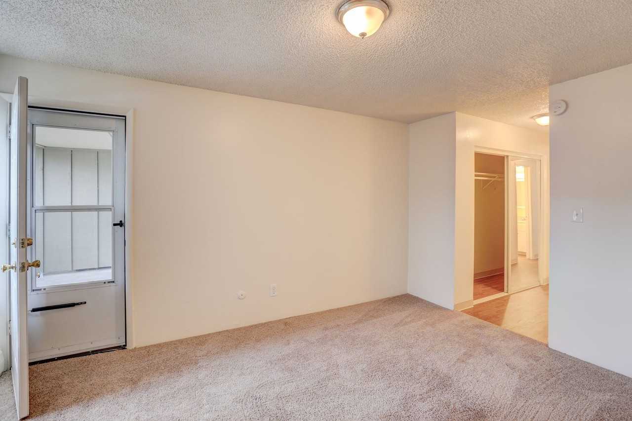 Edelweiss Apartments - Photo 5 of 18