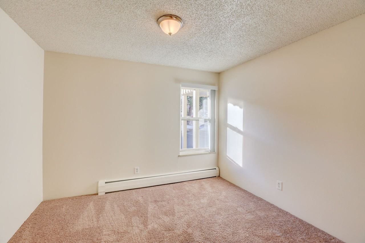 Edelweiss Apartments - Photo 6 of 18