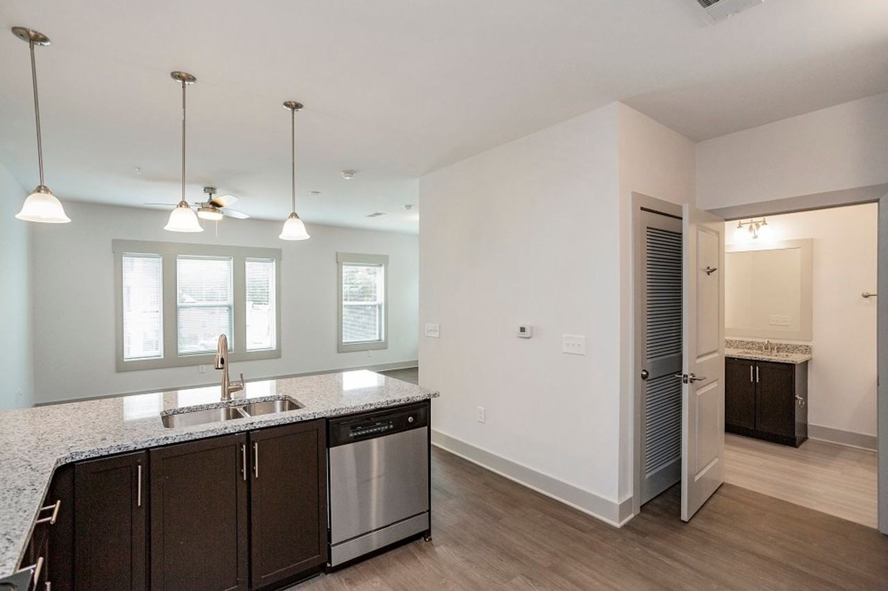 Heritage East Apartments - Photo 5 of 27