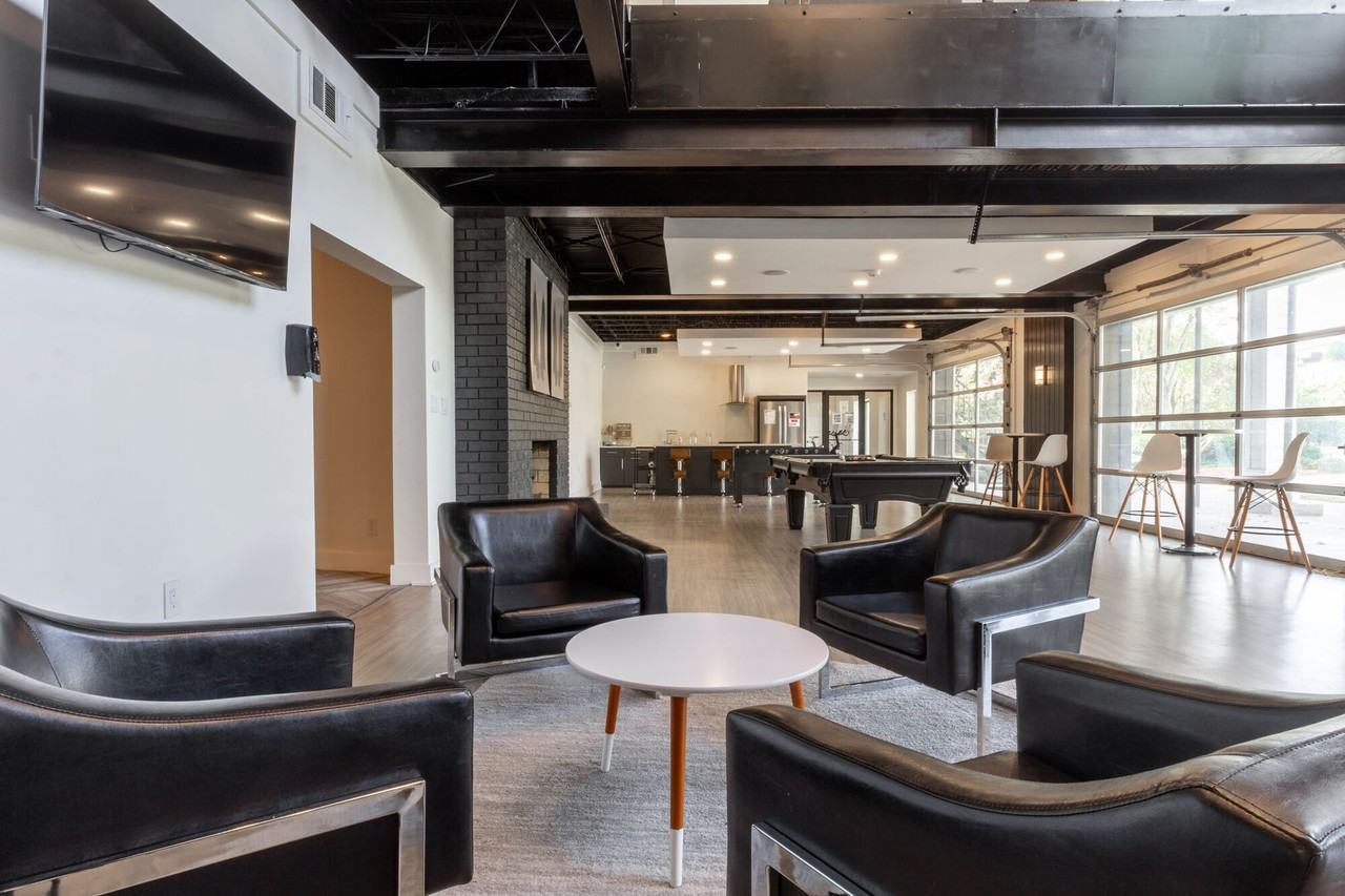 The 500 - Photo 6 of 43