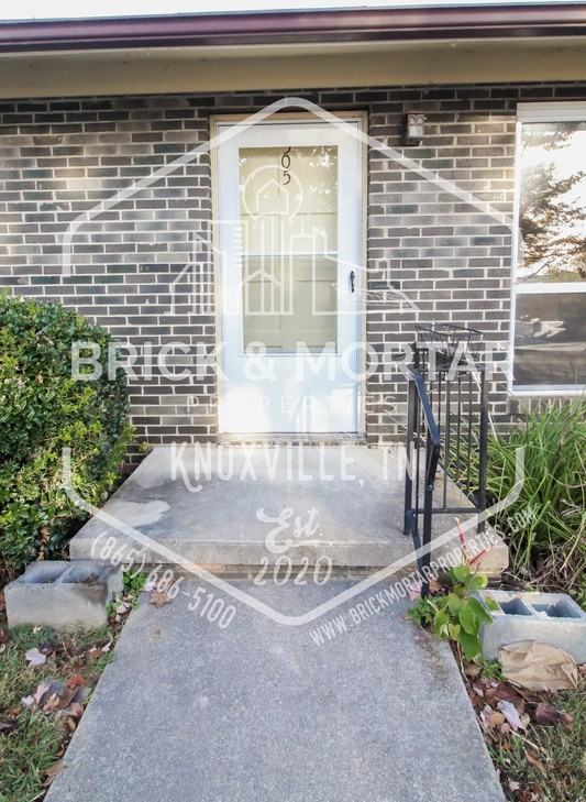 505 S Cedar St - Photo 2 of 25