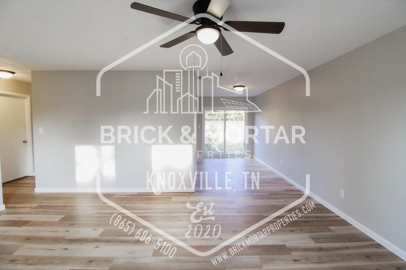 505 S Cedar St - Photo 4 of 25