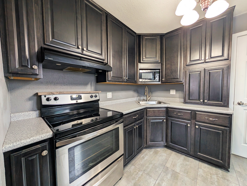 1302 W Robinson St - Photo 2 of 9