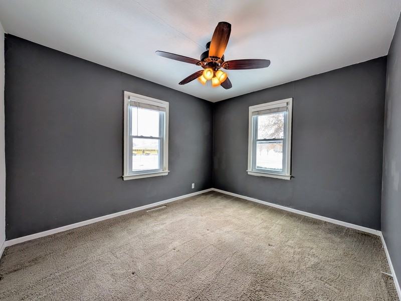 1302 W Robinson St - Photo 6 of 9