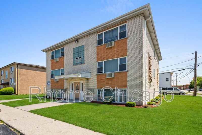 9595 Maple Dr #2S - Photo 2 of 14