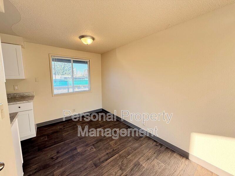 816 Ne 86th St - Photo 2 of 11