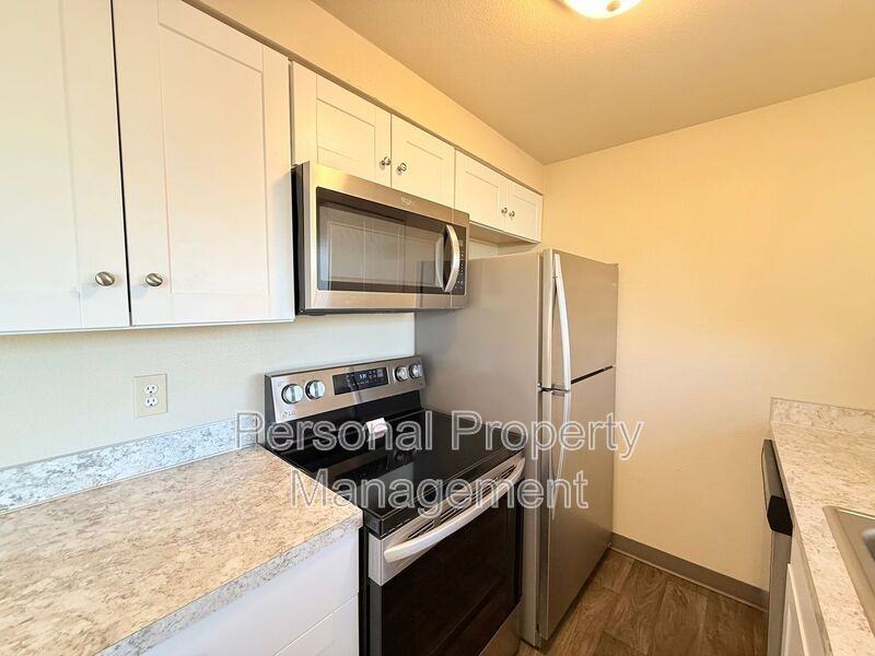 816 Ne 86th St - Photo 3 of 11