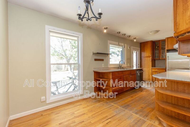 4481 Hamilton Ct - Photo 4 of 20