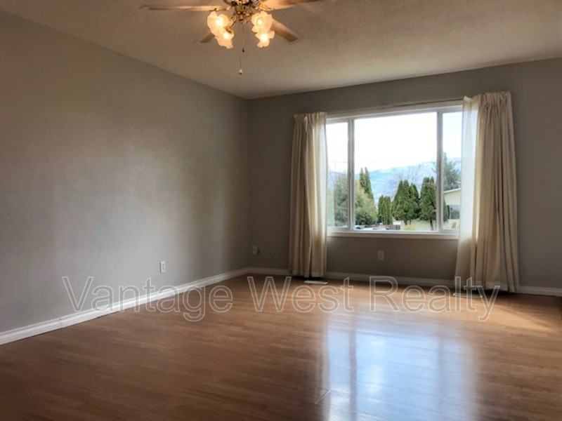 2442 Margaret Rd - Photo 3 of 15