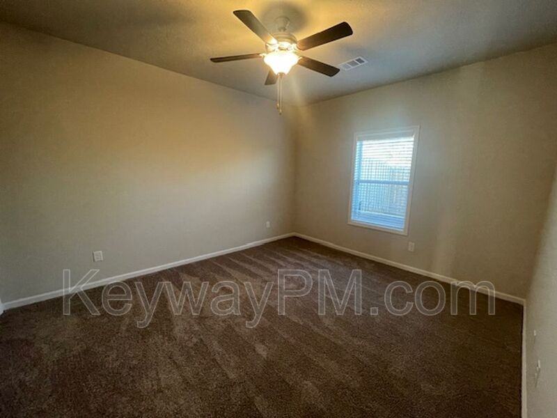 5004 Greer Dr - Photo 6 of 9