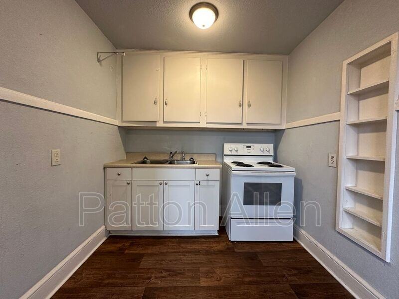 60 Flint St #3 - Photo 5 of 14