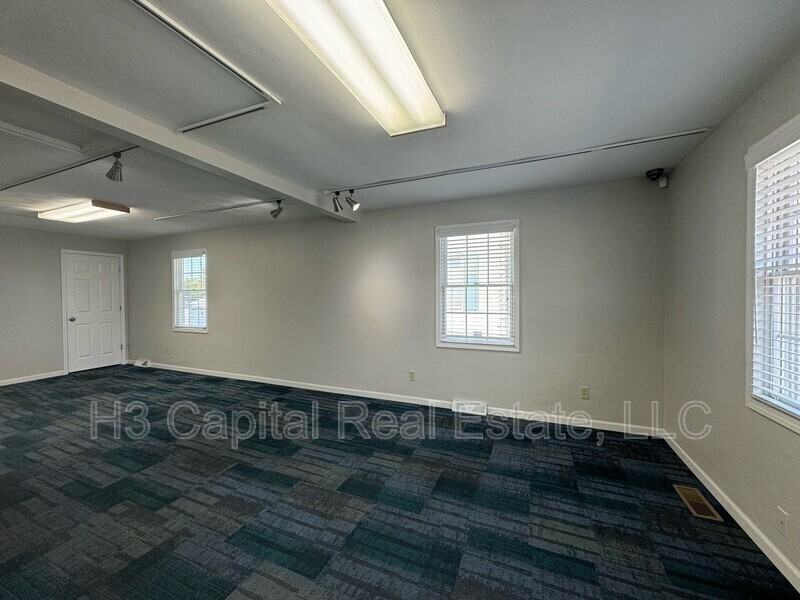 201 N Main St - Photo 3 of 8