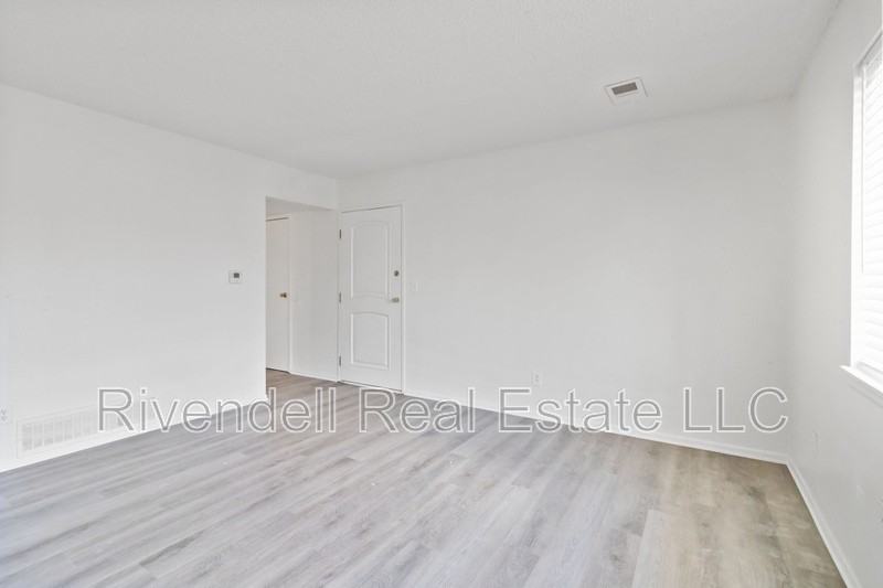 373 Geneva Street #D - Photo 3 of 11