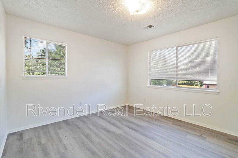 373 Geneva Street #D - Photo 4 of 11