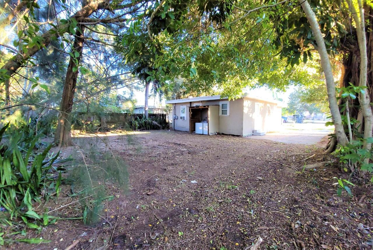 3305 Armstrong Court - Photo 5 of 11