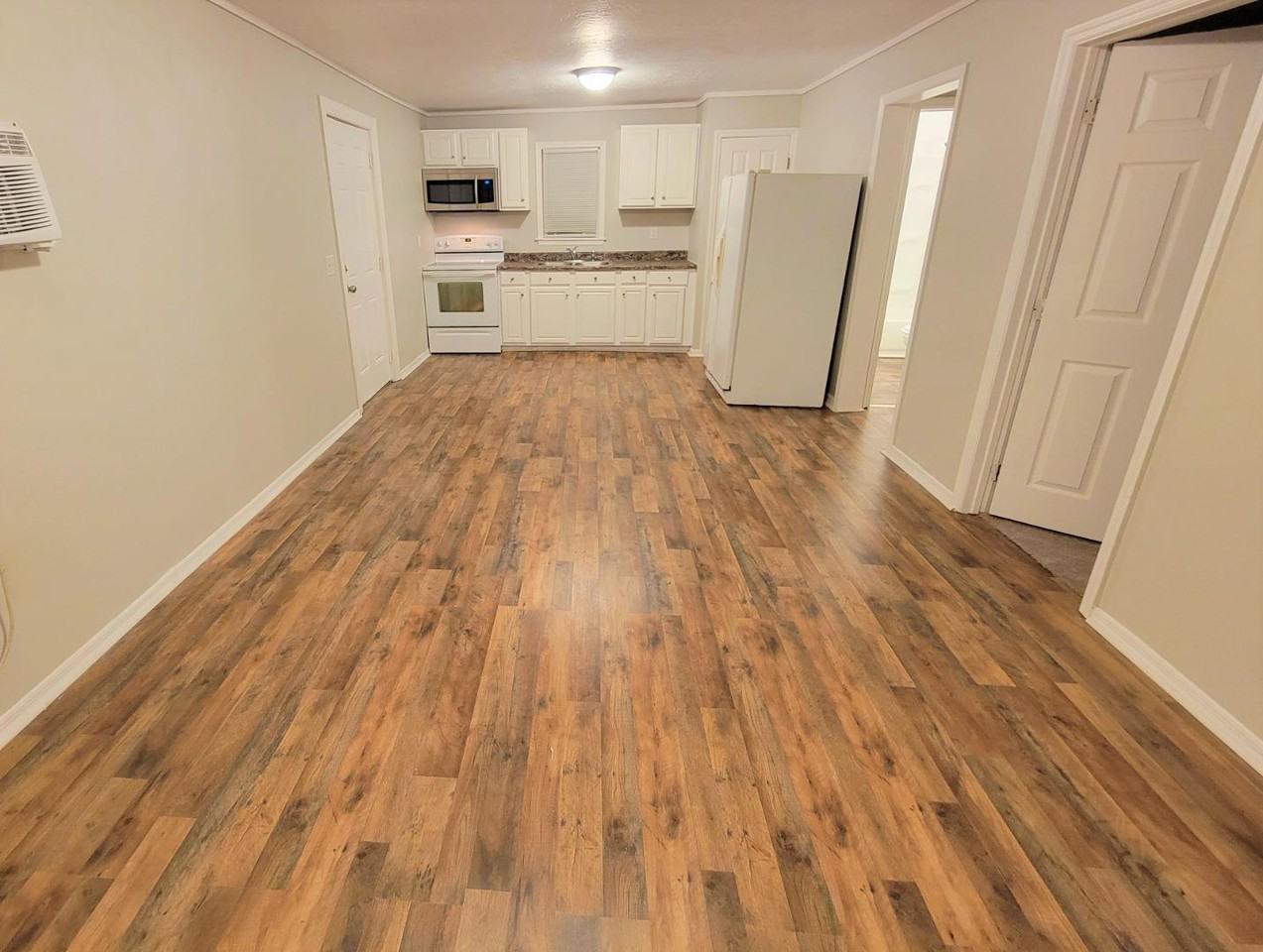 3305 Armstrong Court - Photo 4 of 11