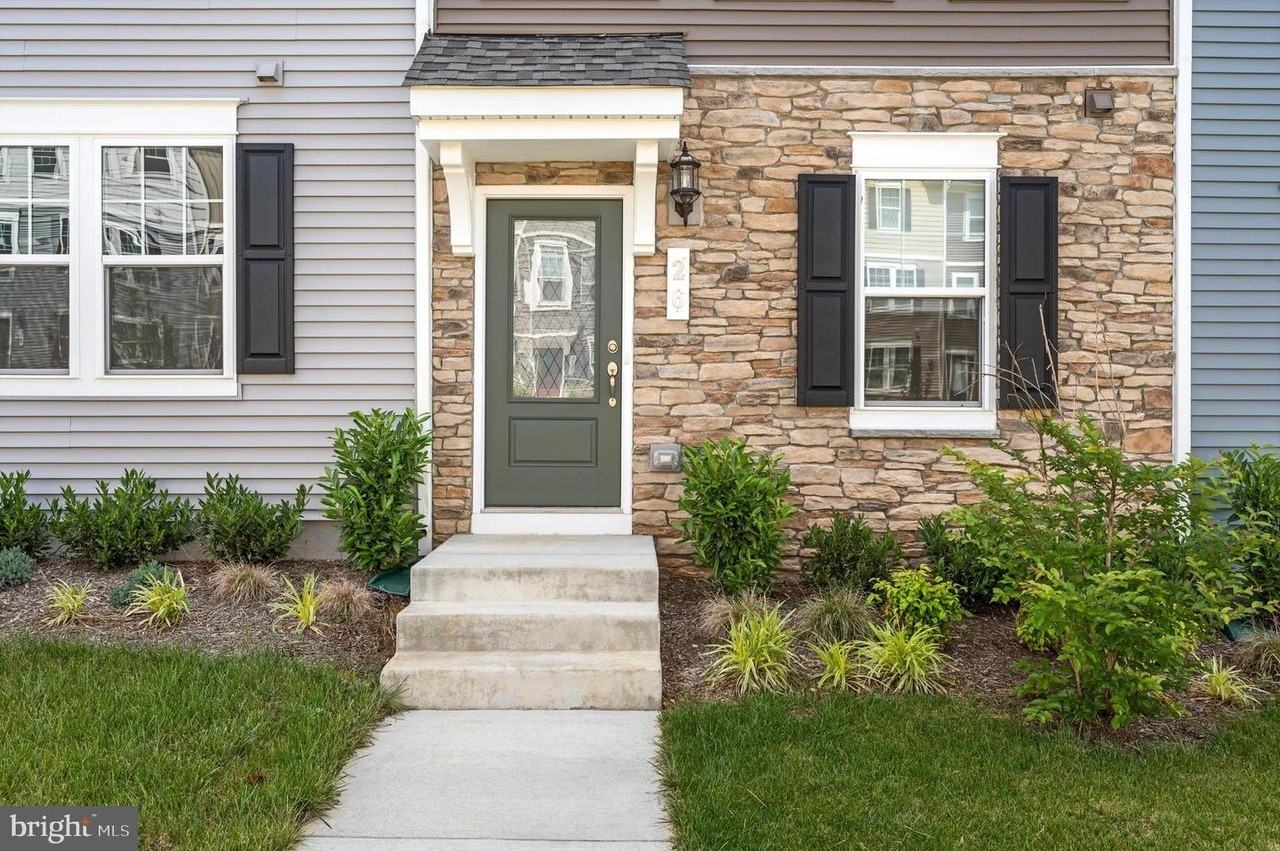 26 Capitol Mews - Photo 3 of 26