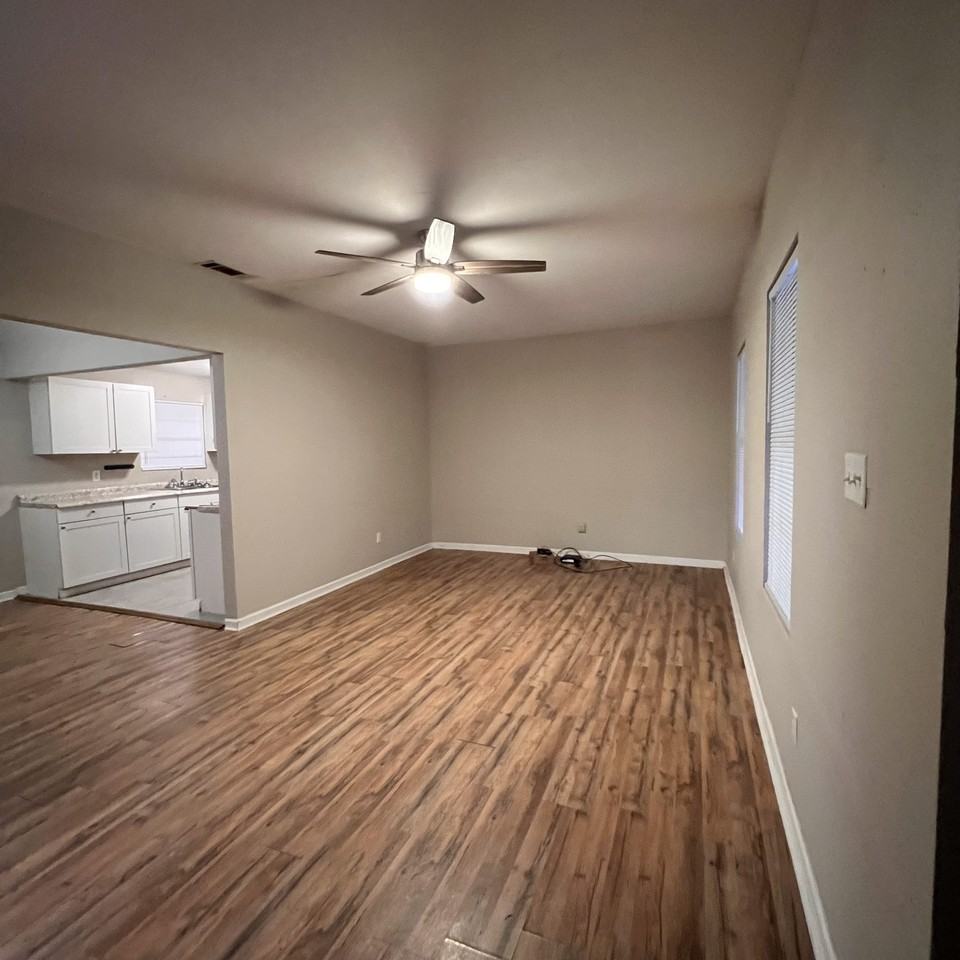 305 S 8th St #NA - Photo 3 of 40
