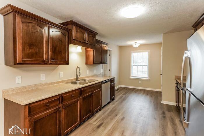 111 Cody Ct - Photo 2 of 17