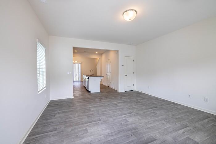 13815 Clayborn St - Photo 2 of 23