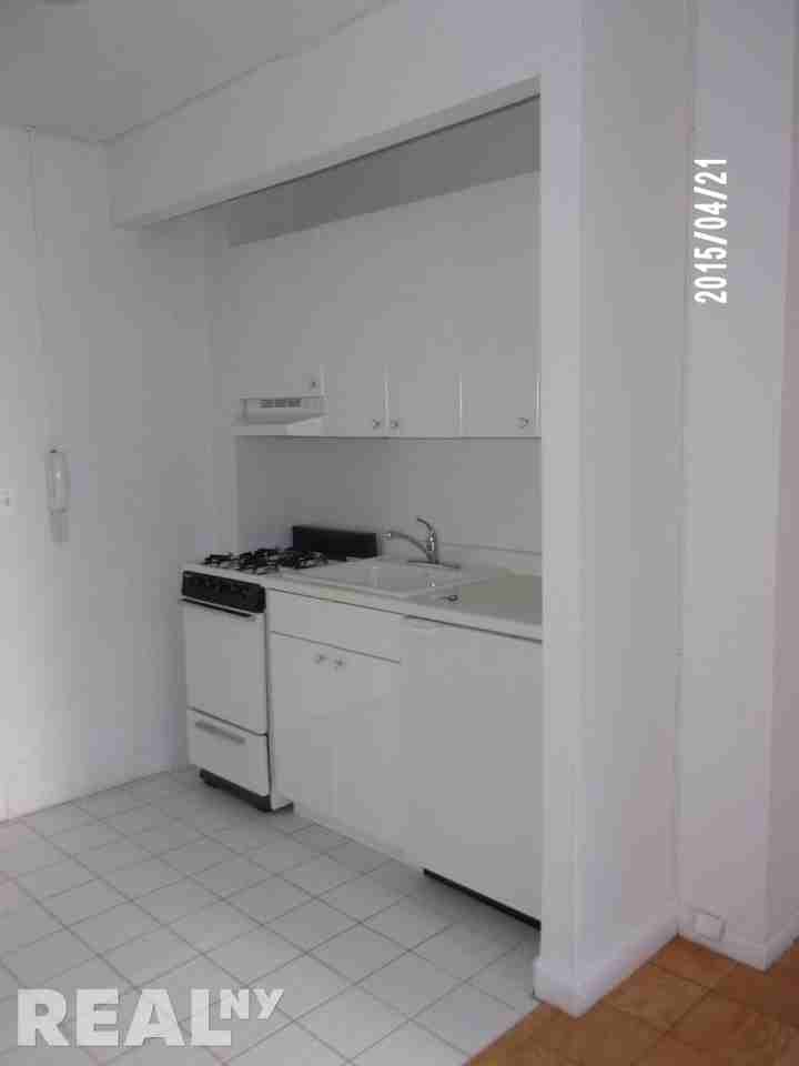 E 39th St #PHD - Photo 2 of 7