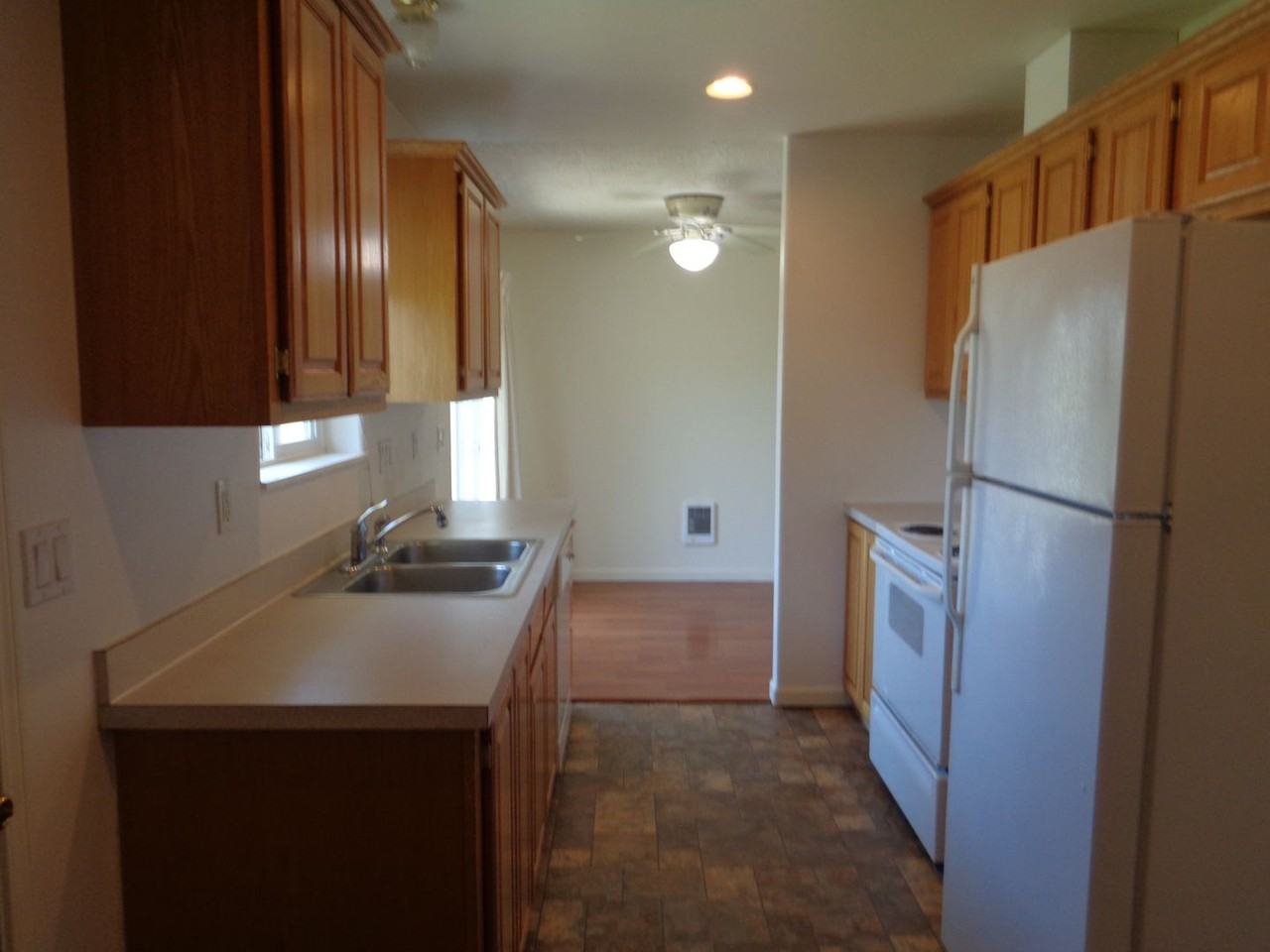 175 W A St - Photo 3 of 6