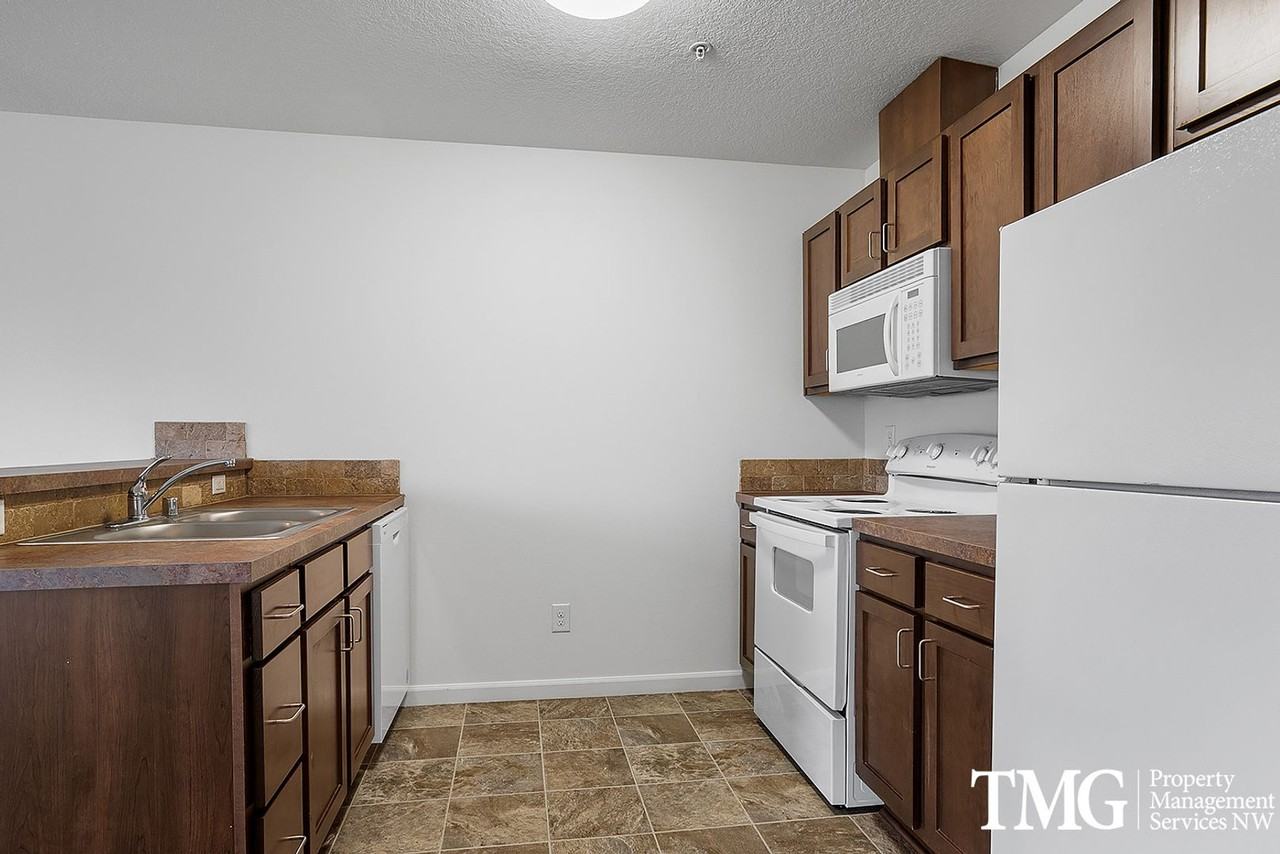 Seasons on the Park - Photo 4 of 50