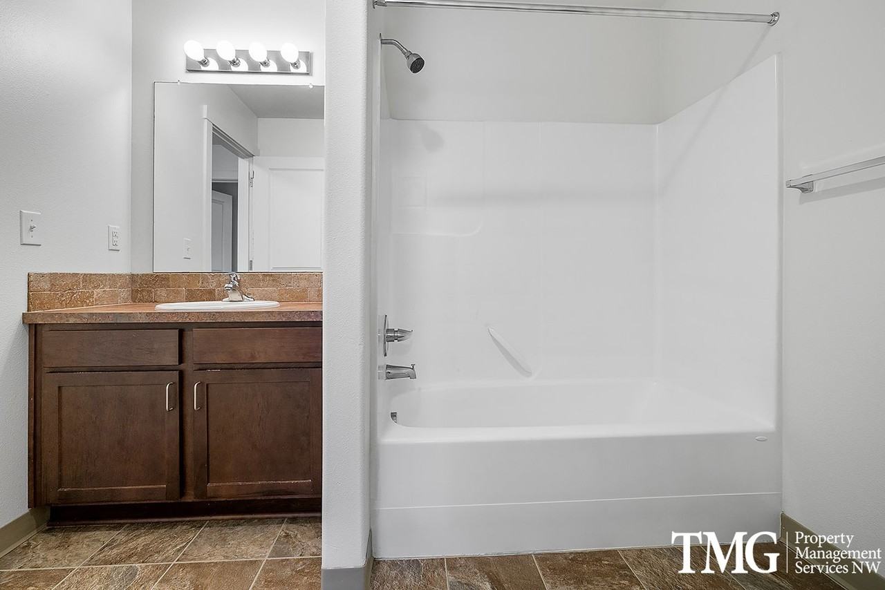 Seasons on the Park - Photo 5 of 50